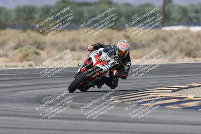 media/Oct-13-2025-Moto Forza (Mon) [[a66d839500]]/3-B Group/Session 3 (Turn 16)/